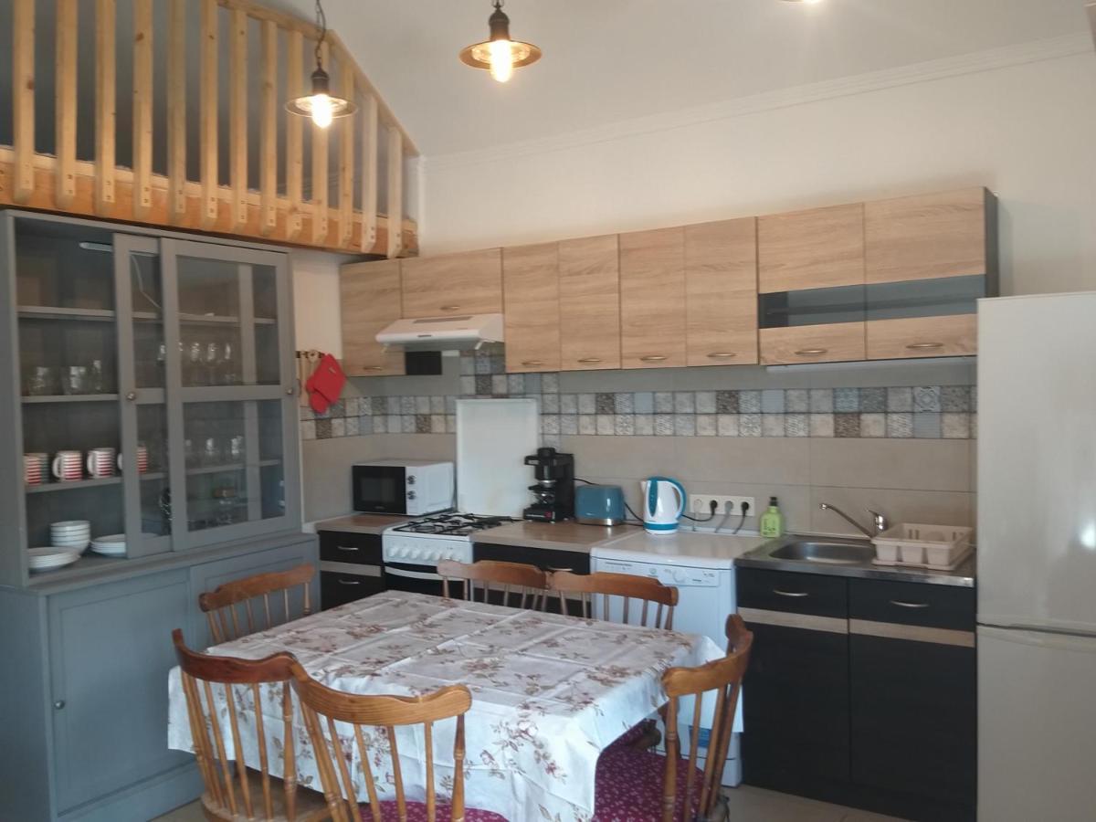 Toelgyerdo Apartman Kismaros エクステリア 写真